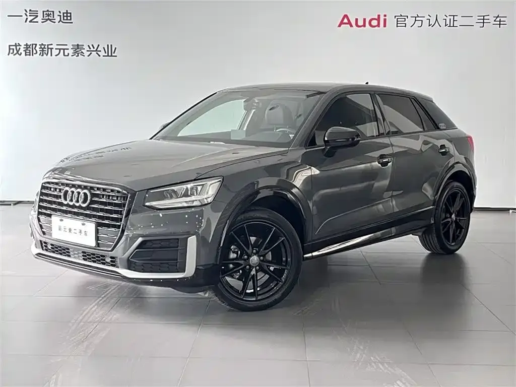 Audi Q2L — фото 1