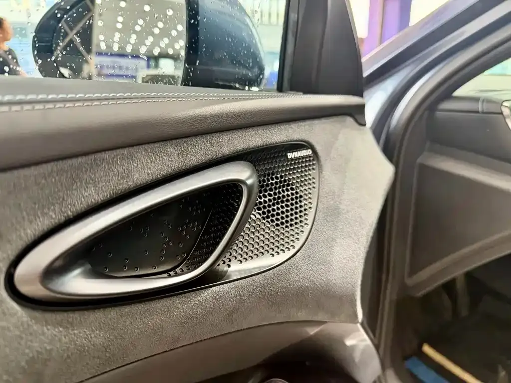 BYD Seal — фото 9