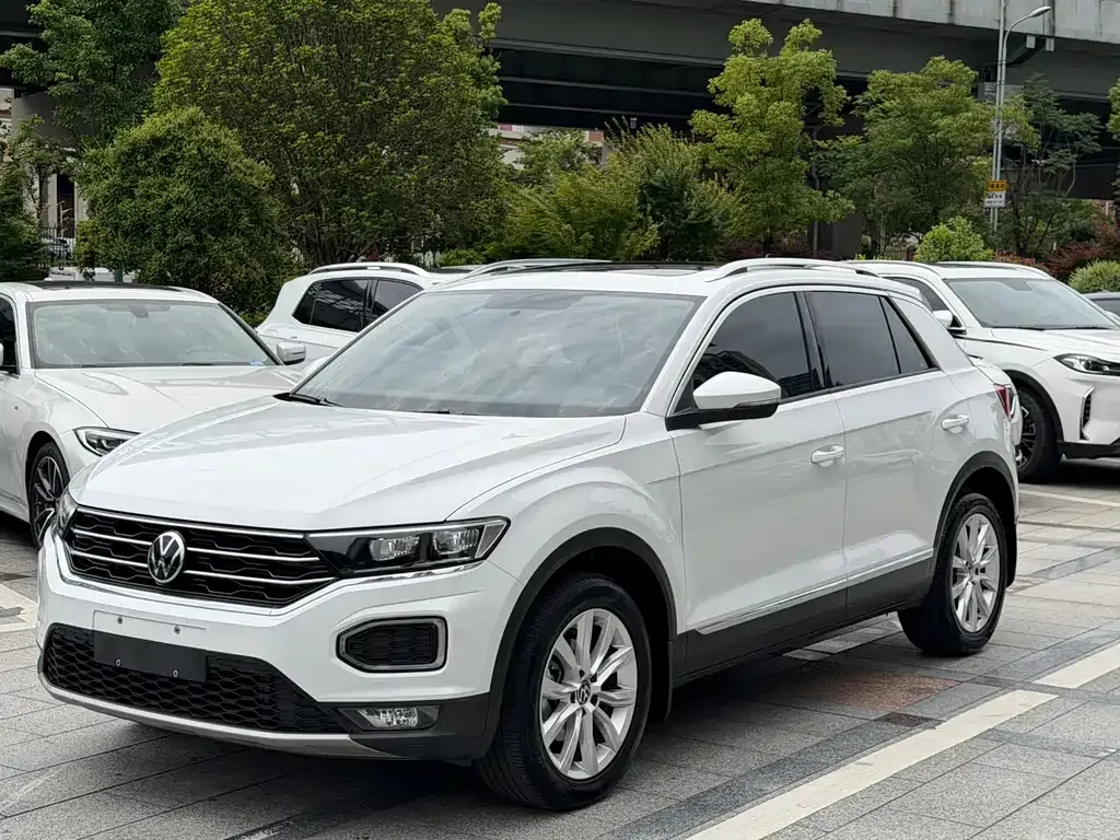 Volkswagen T-Roc — фото 1
