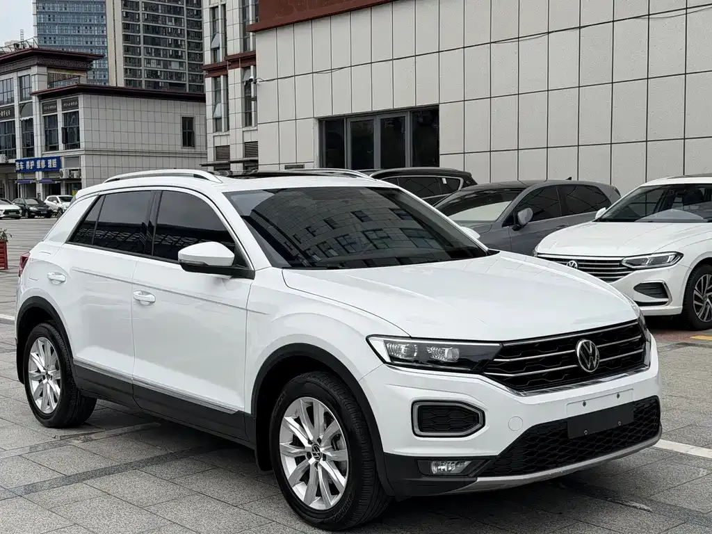 Volkswagen T-Roc — фото 4