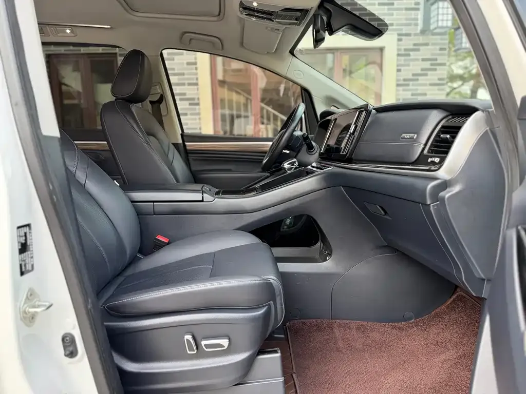 GAC Motor Trumpchi M8 — фото 3