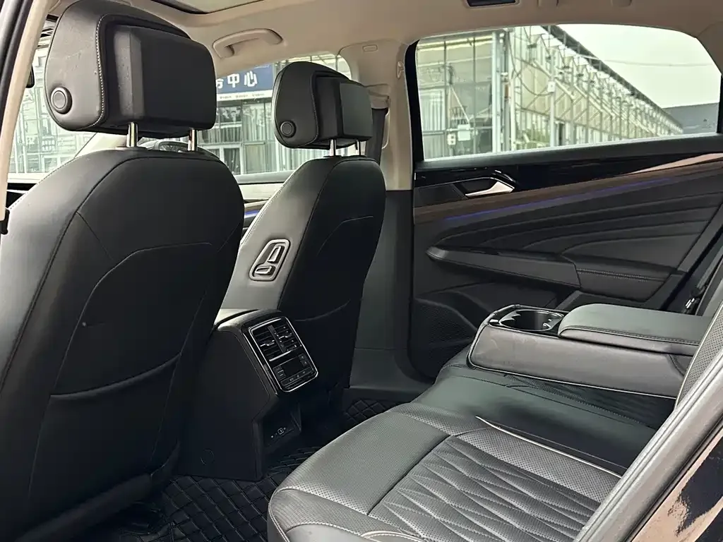 Volkswagen Passat — фото 2