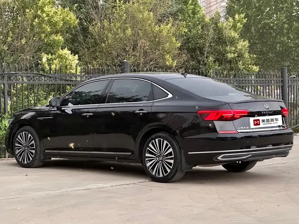 Volkswagen Passat — фото 6