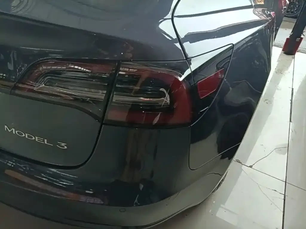 Tesla Model 3 — фото 3