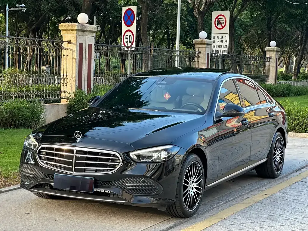 Mercedes-Benz C-Class — фото 1