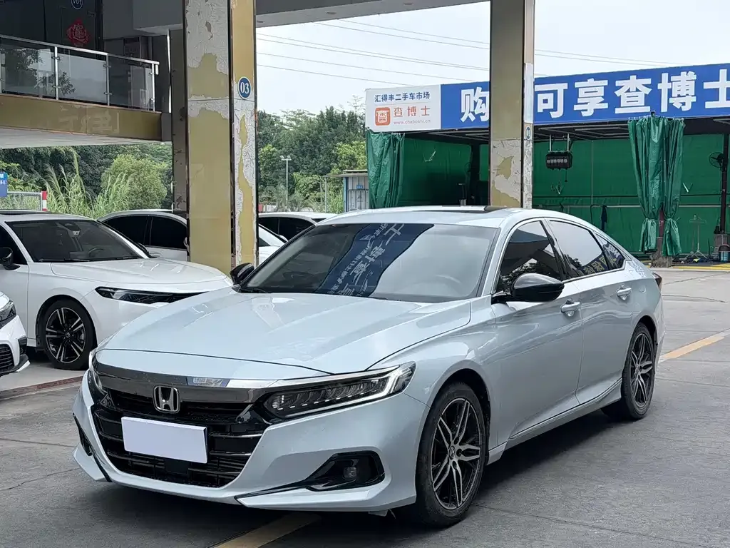 Honda Accord — фото 1
