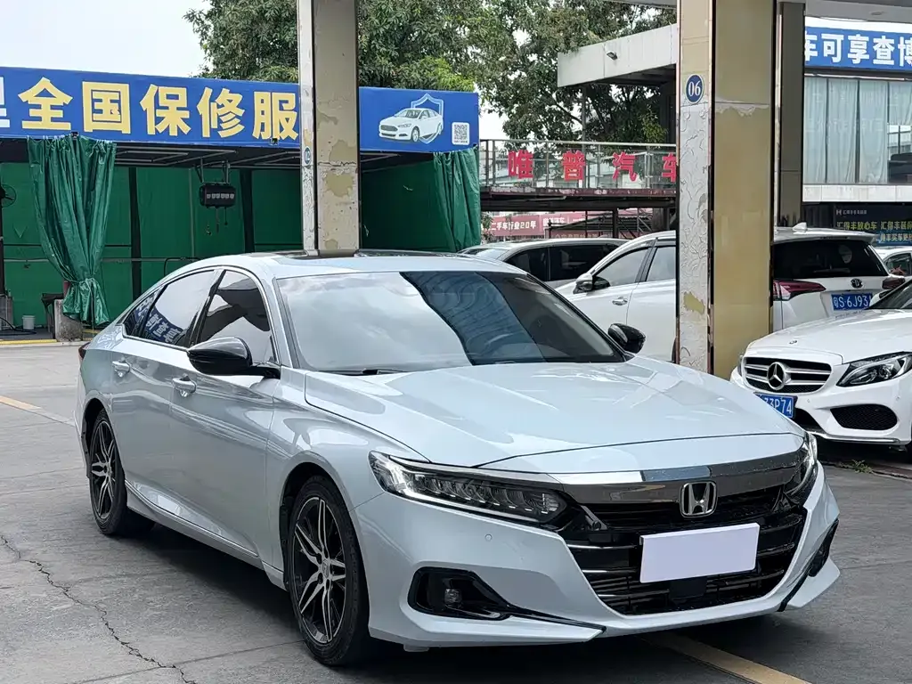 Honda Accord — фото 9