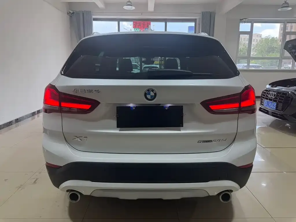 BMW X1 — фото 2