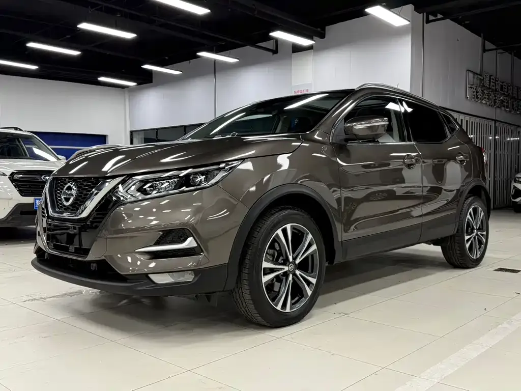 Nissan Qashqai — фото 1