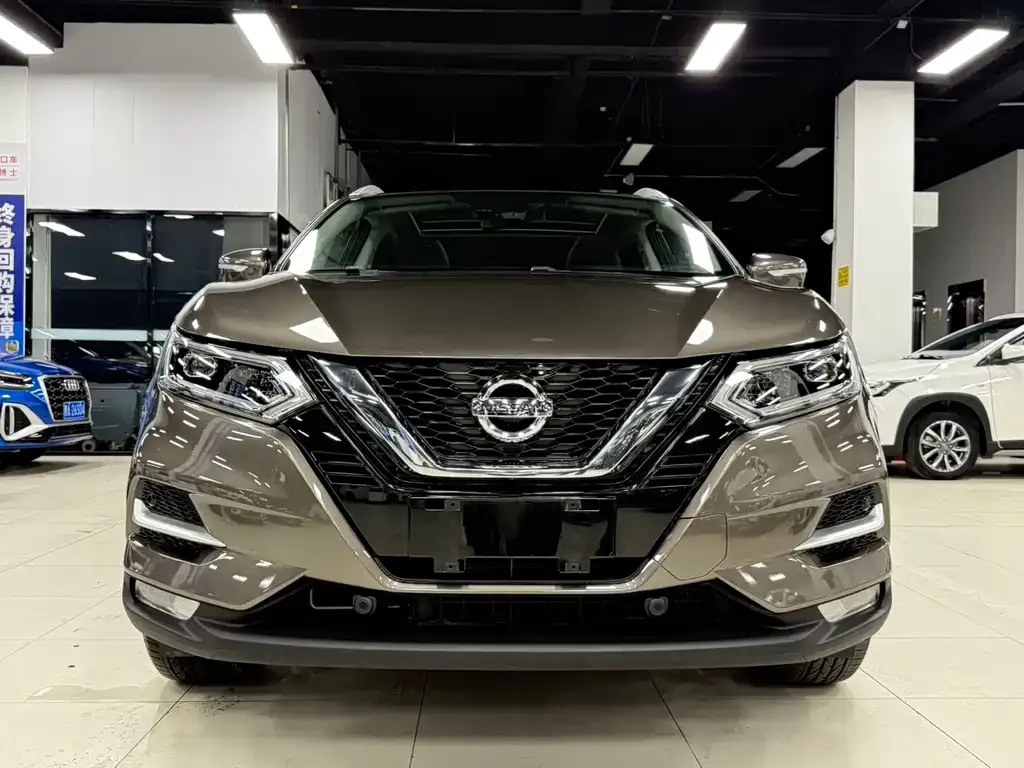 Nissan Qashqai — фото 8