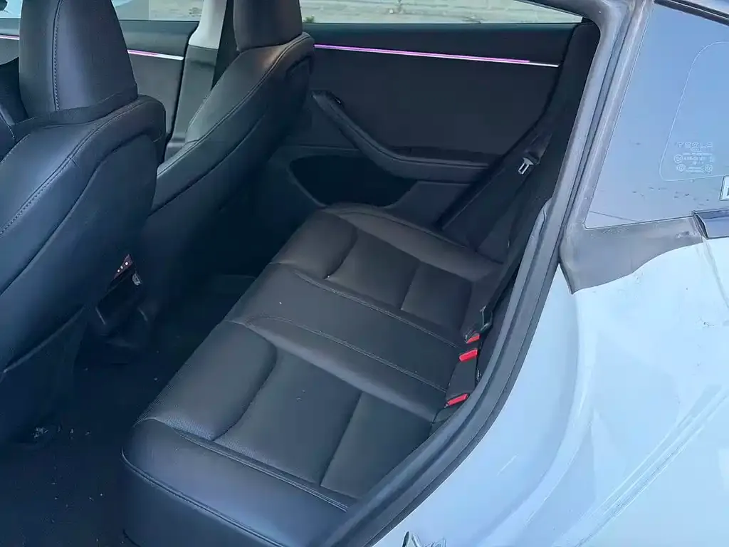 Tesla Model 3 — фото 2