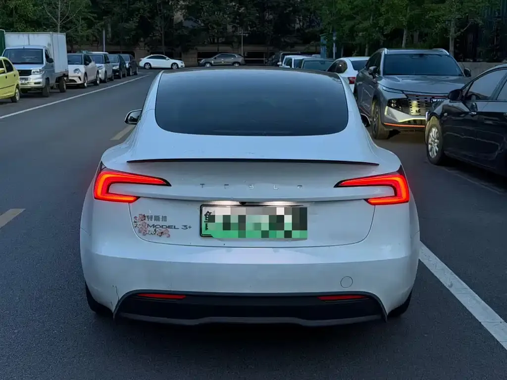 Tesla Model 3 — фото 3