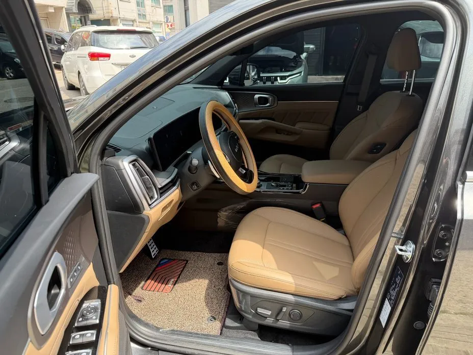 Kia Sorento — фото 7