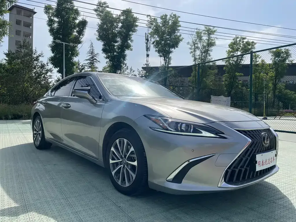 Lexus ES — фото 9