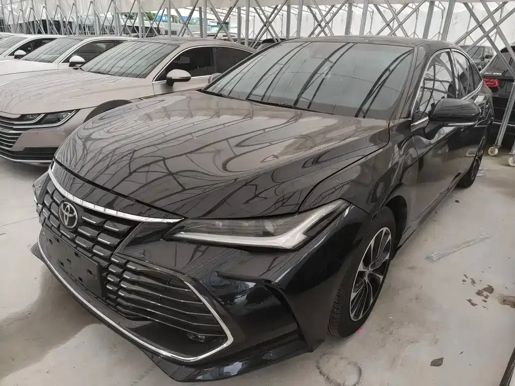 Toyota Avalon — фото 1