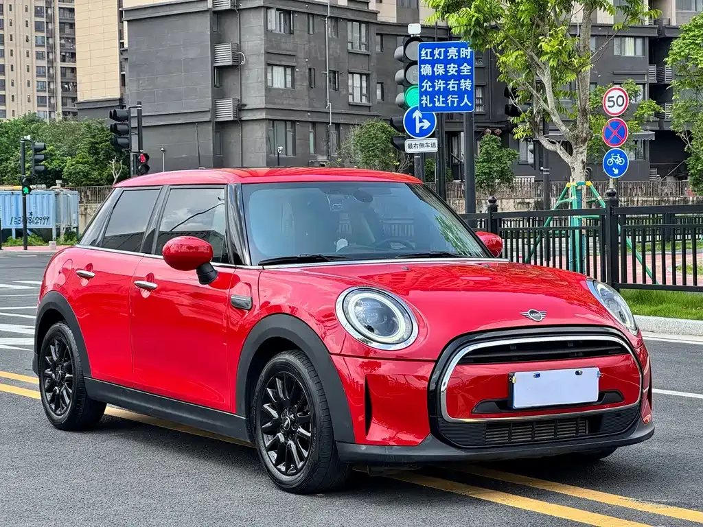 MINI Cooper (3-door)