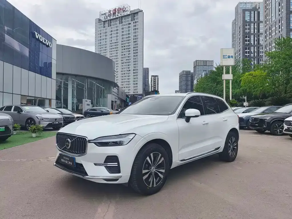Volvo XC60 — фото 1