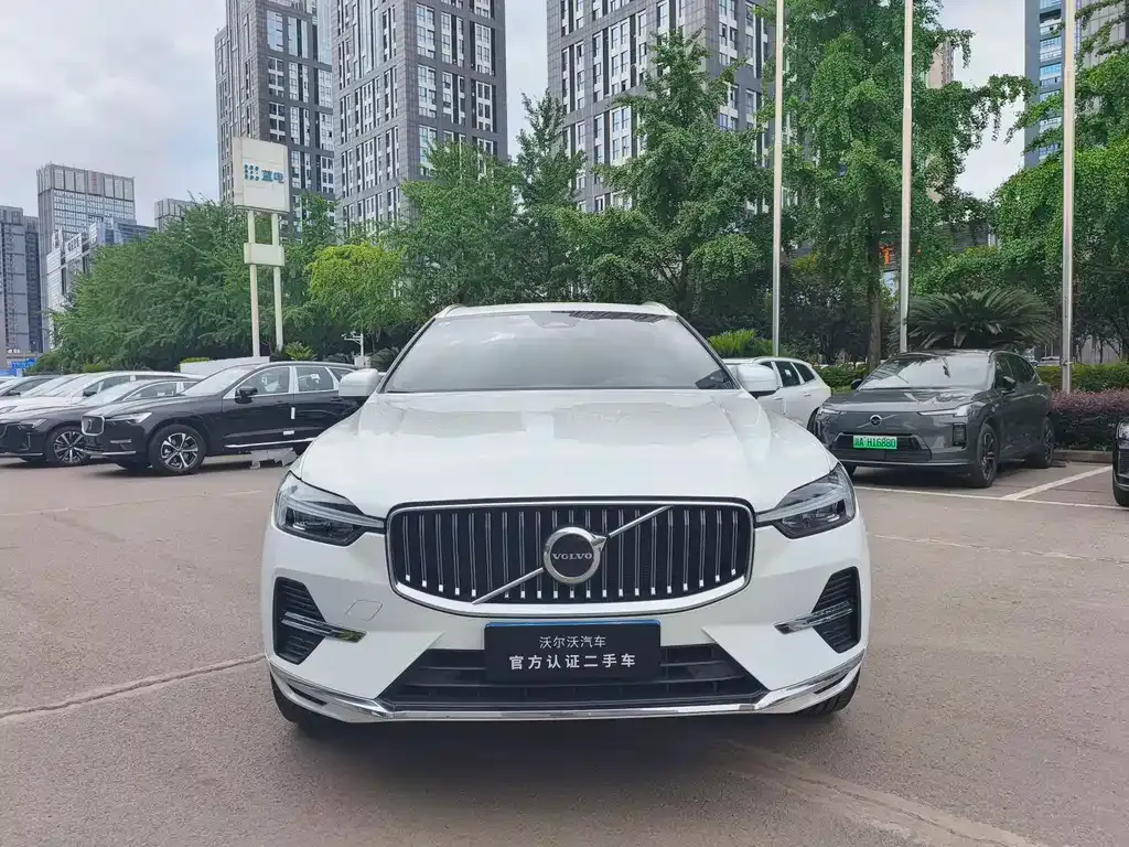 Volvo XC60 — фото 8