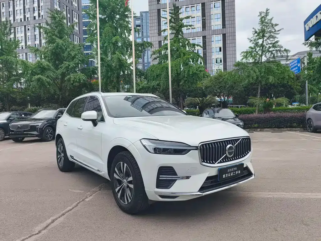 Volvo XC60 — фото 10