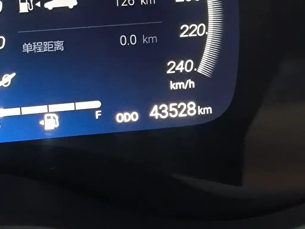 Toyota Granvia — фото 2