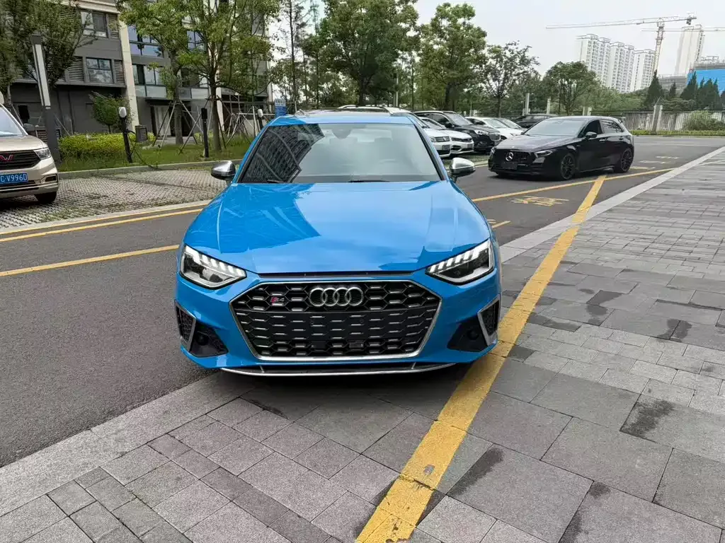 Audi S4
