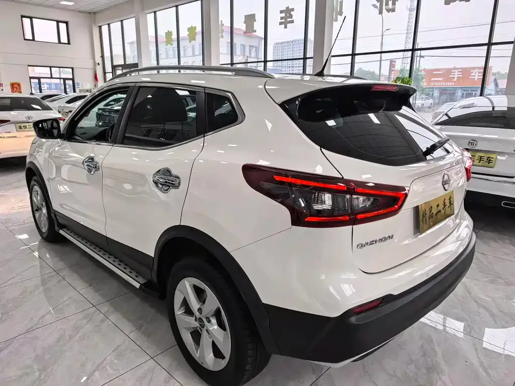 Nissan Qashqai — фото 4