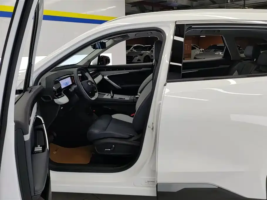 Geely Boyue L 2025 из CN, фото 4