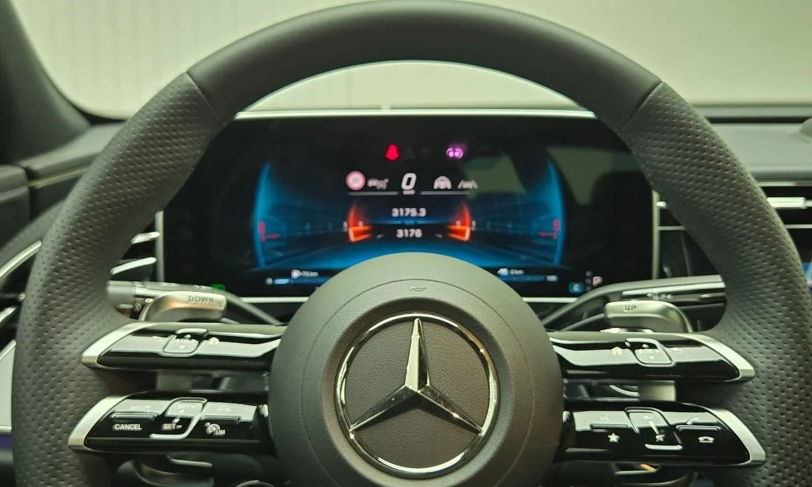 Mercedes-Benz E-Class 2025 из KR, фото 8