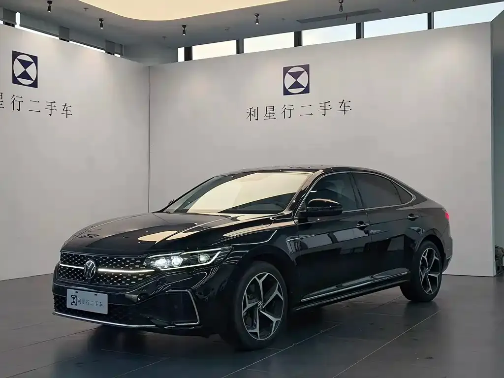 Volkswagen Passat — фото 1
