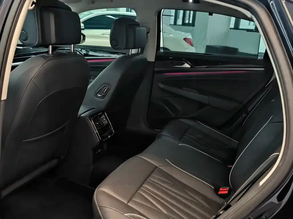 Volkswagen Passat — фото 8