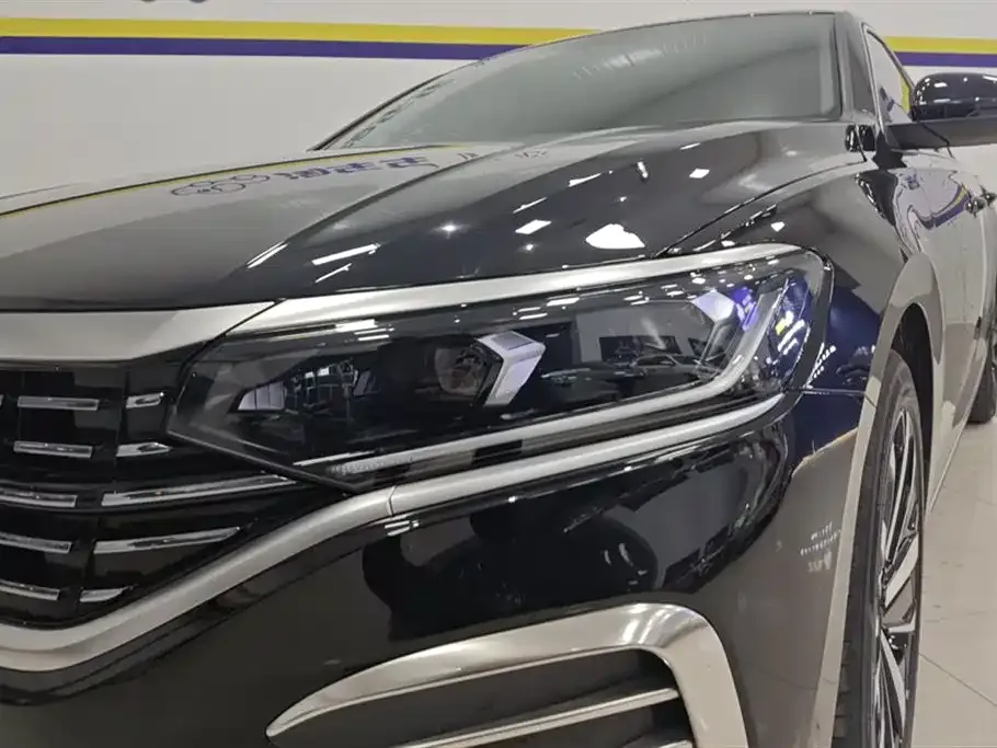 Volkswagen Passat — фото 10