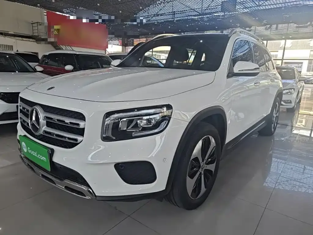 Mercedes-Benz GLB — фото 1