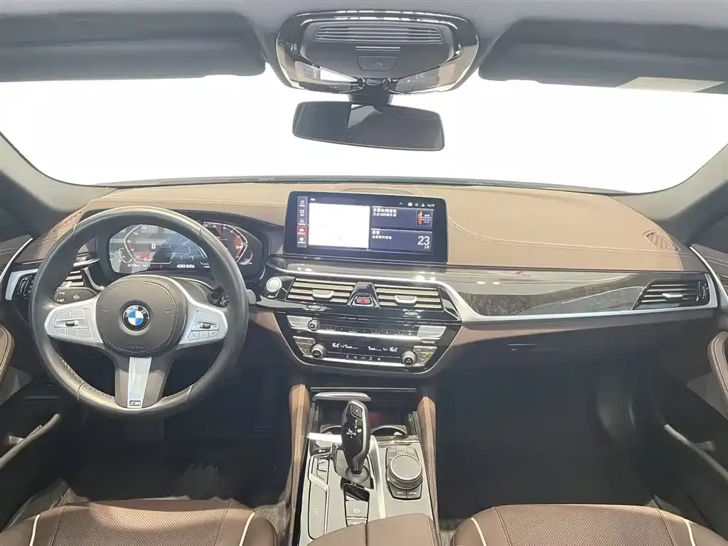 BMW 5 Series — фото 10