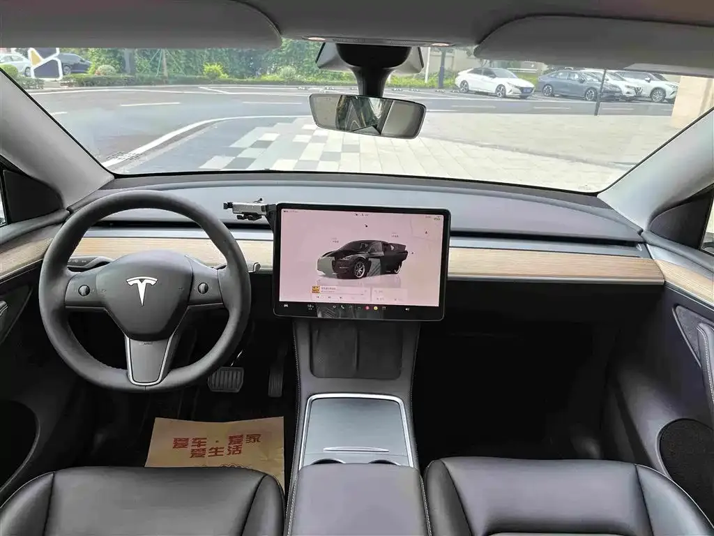 Tesla Model Y — фото 4