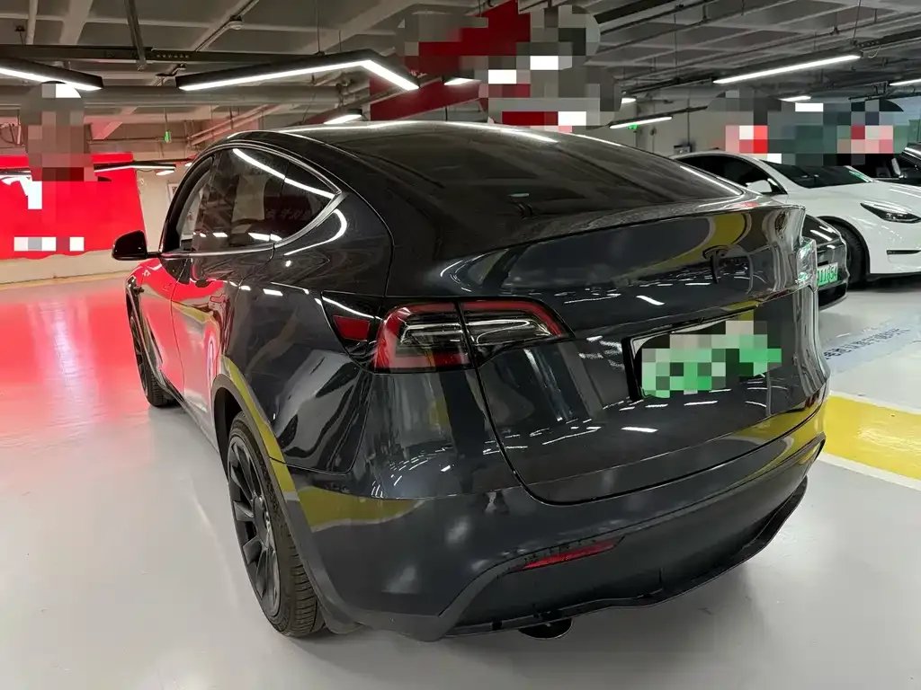 Tesla Model Y — фото 8