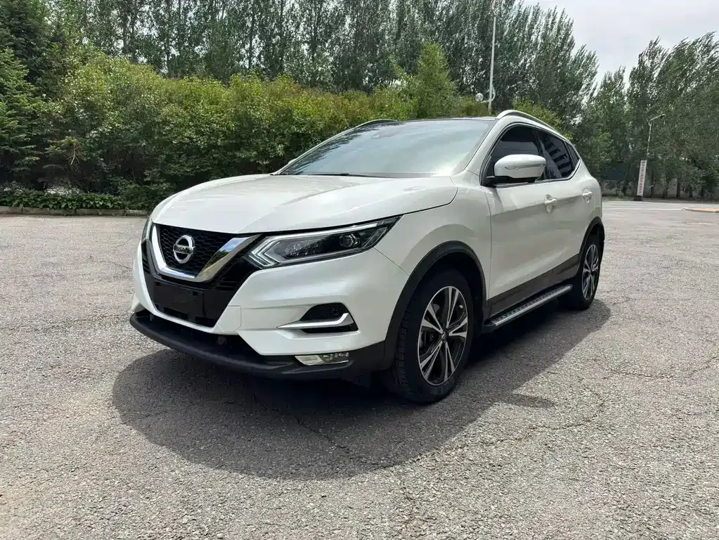 Nissan Qashqai — фото 1