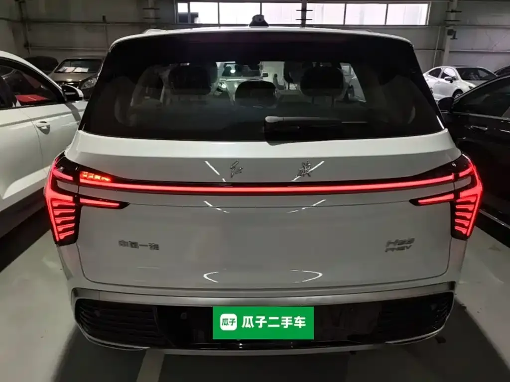 Hongqi HS3 PHEV — фото 9