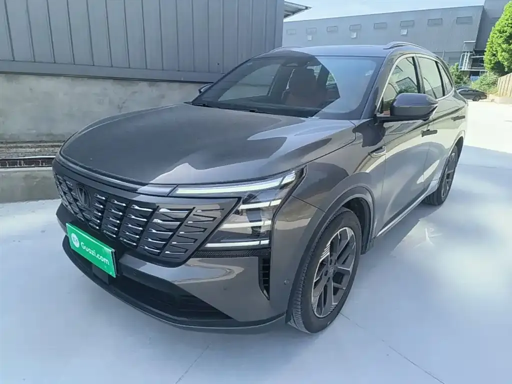 Changan CS75PLUS — фото 1