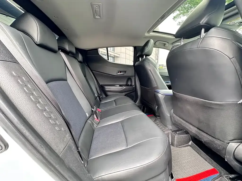 Toyota C-HR 2025 из CN, фото 3