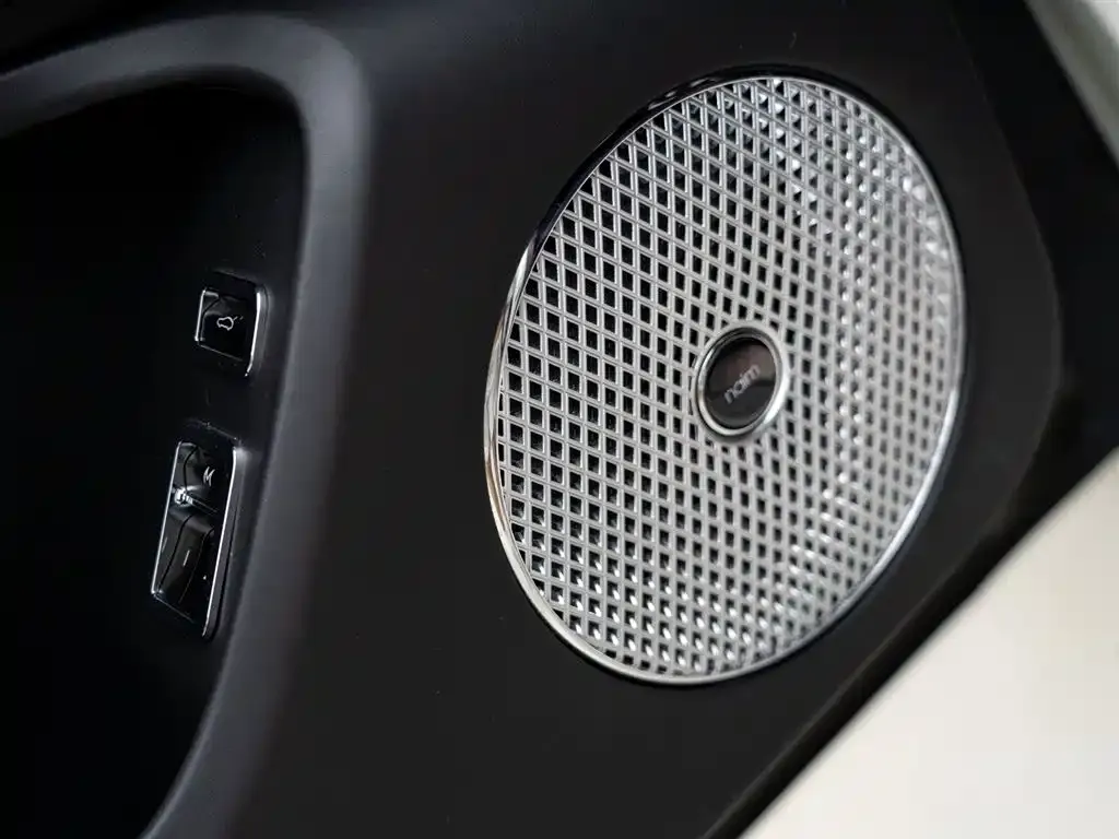 Bentley Flying Spur — фото 7