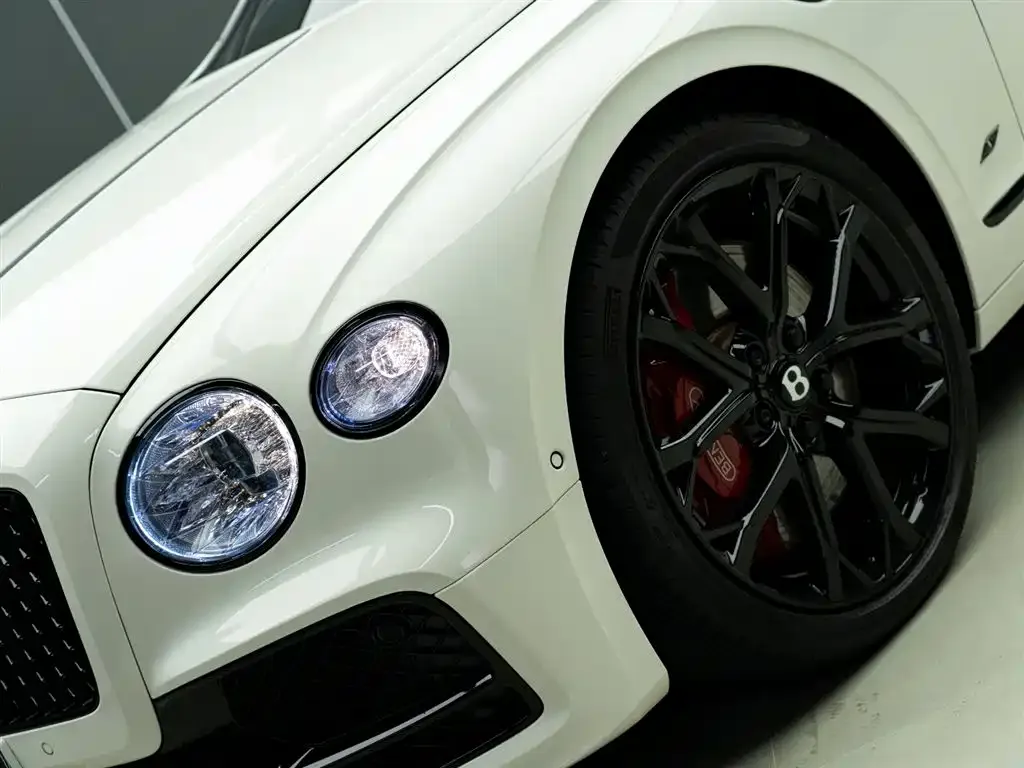 Bentley Flying Spur — фото 6
