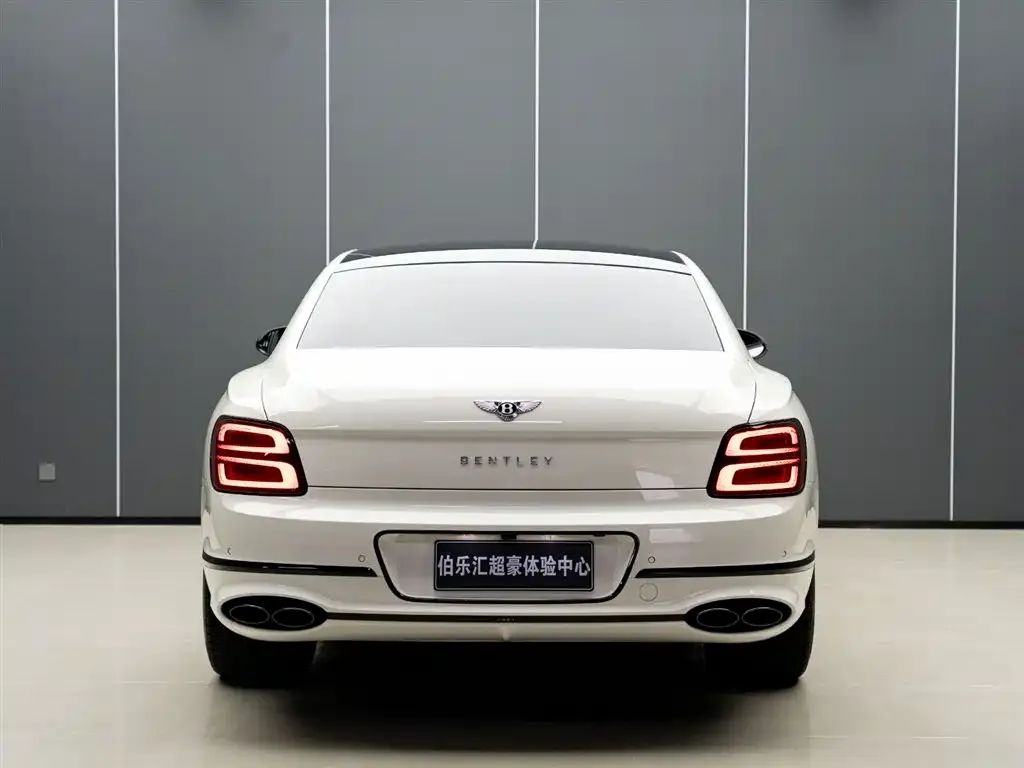 Bentley Flying Spur — фото 9