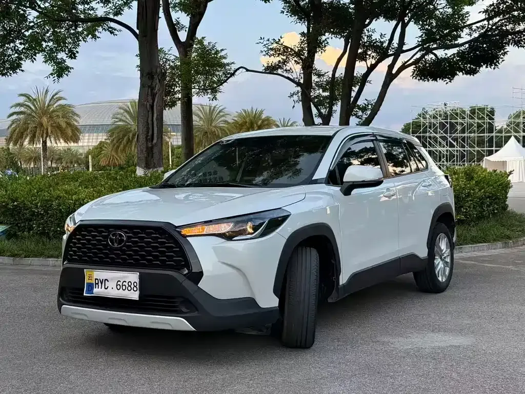 Toyota Corolla Cross — фото 1