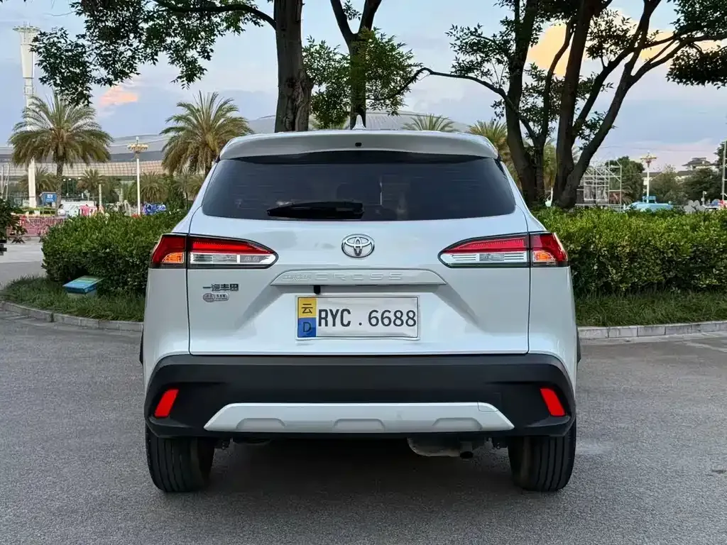 Toyota Corolla Cross — фото 7