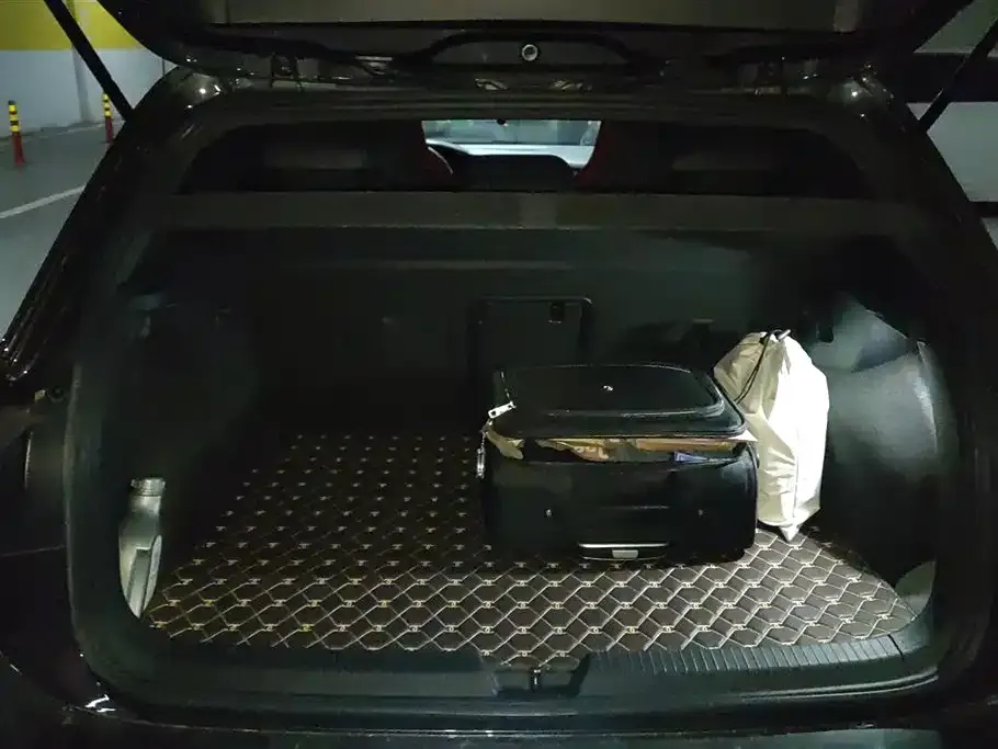 Volkswagen Golf GTI 2023 из CN, фото 10