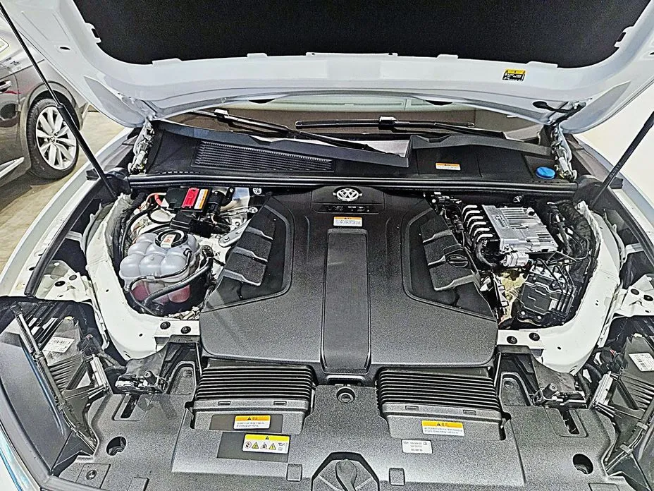 Volkswagen Touareg 2024 из KR, фото 8