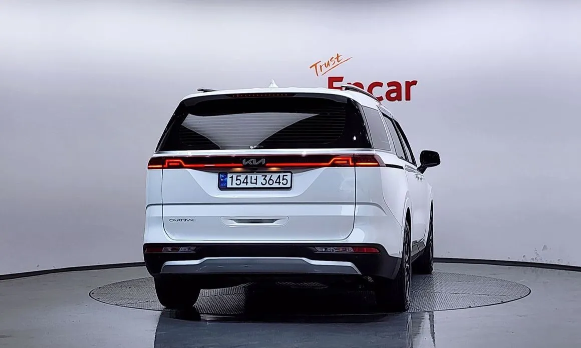 Kia Carnival — фото 10