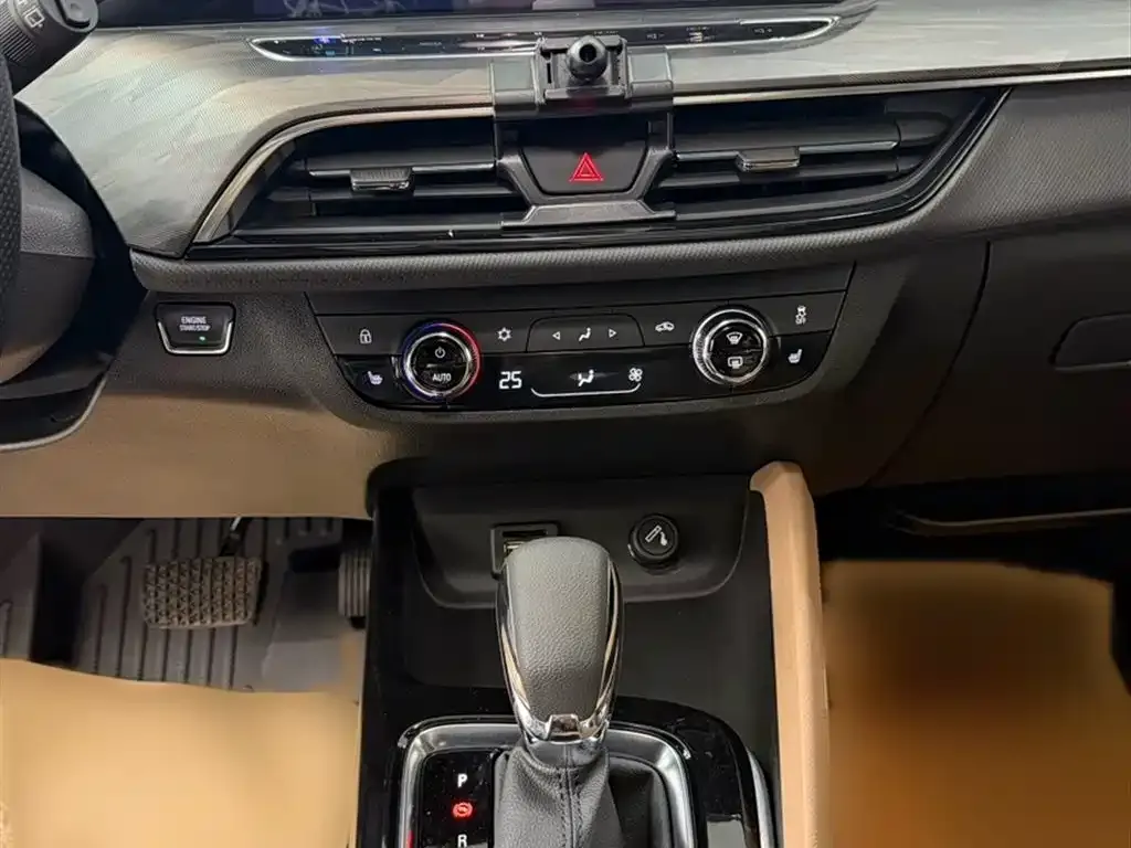 Buick GL6 2022 из CN, фото 4