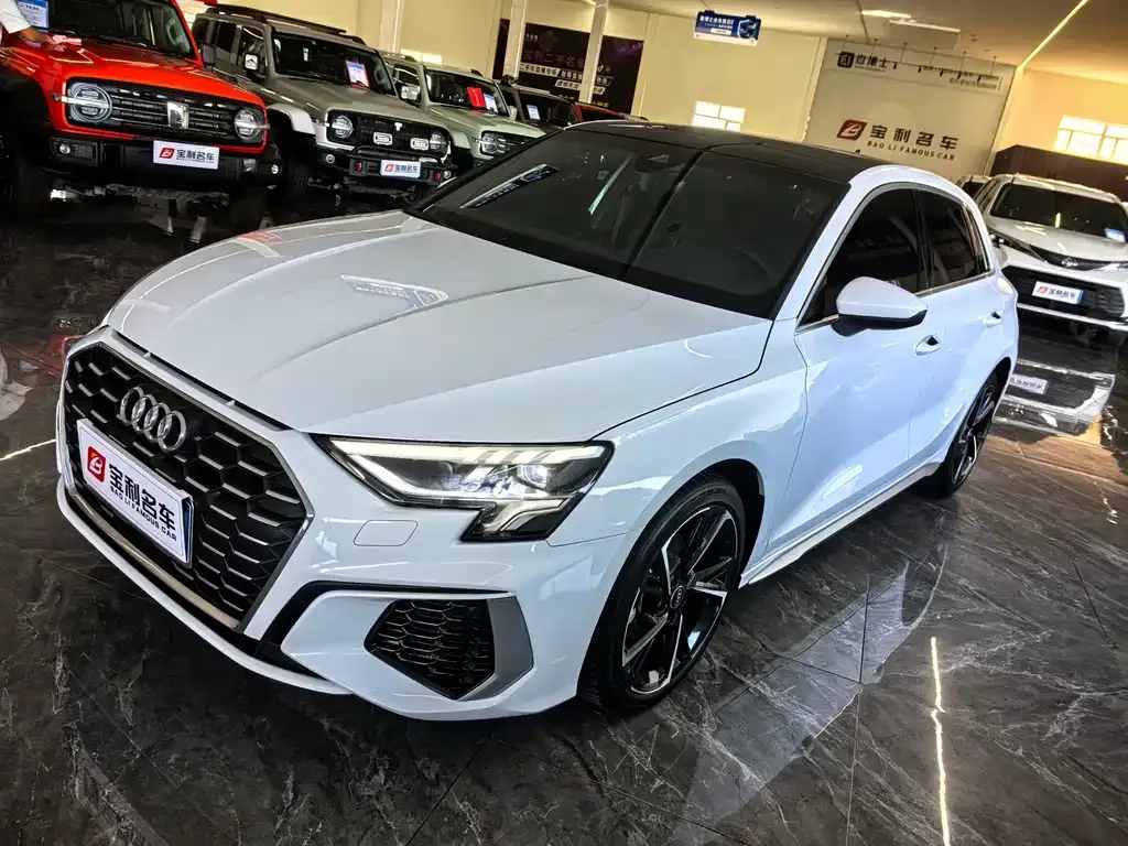 Audi A3 — фото 1