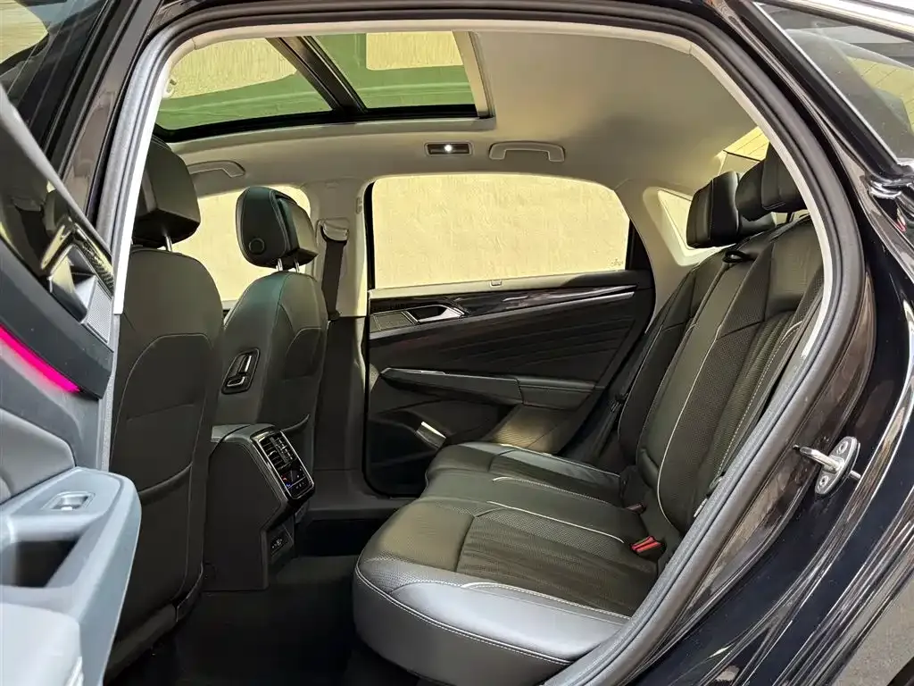 Volkswagen Passat — фото 6